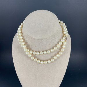 30 Inch Faux Pearl Necklace with Round Spring-loaded Closure